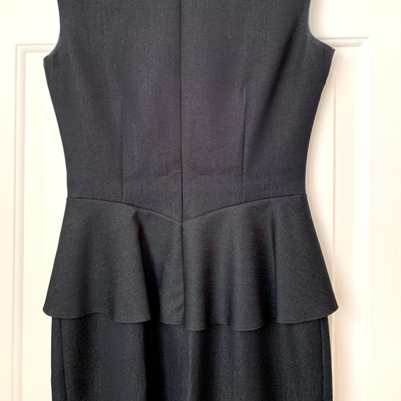 Tahari Sleeveless Peplum Navy Blue Dress with Denim-Like Fabric, Size 2 - Picture 7 of 9